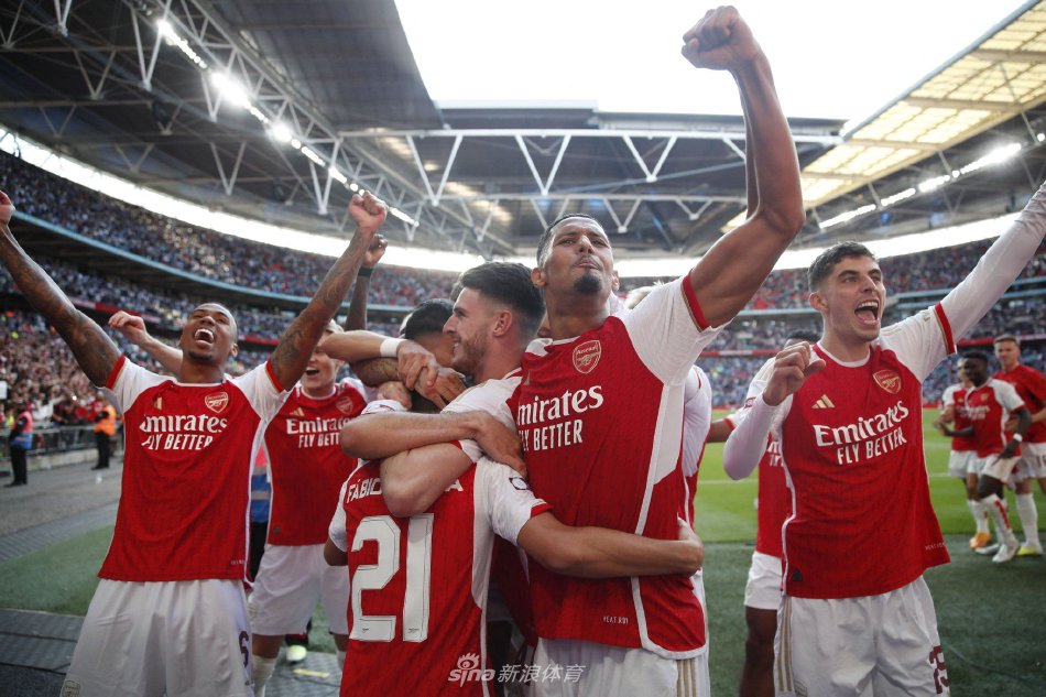 于更广阔舞 于更广阔舞