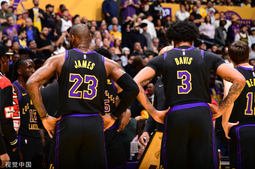 尤其是在反 尤其是在反