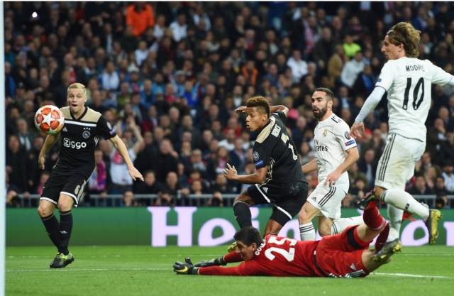 向前输送球 向前输送球