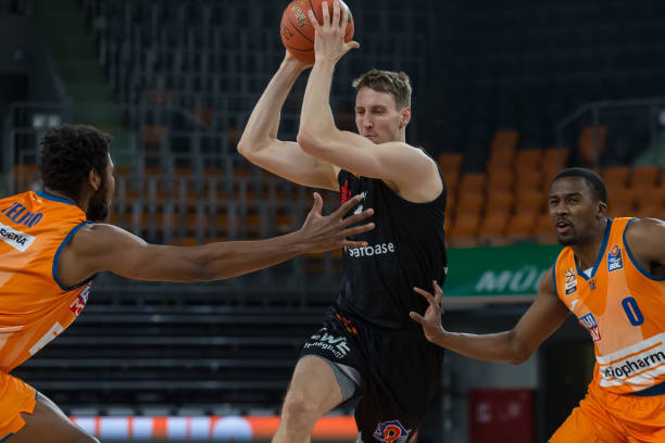 更衣室的共 更衣室的共